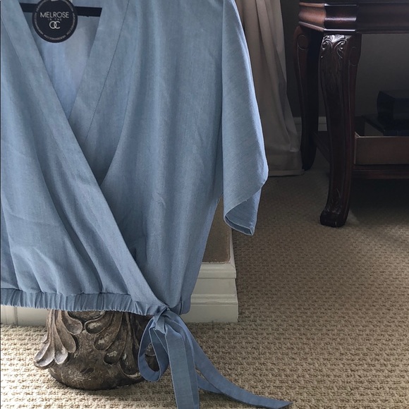 Brand new, short sleeve tie bottom v neck top. - Picture 4 of 4